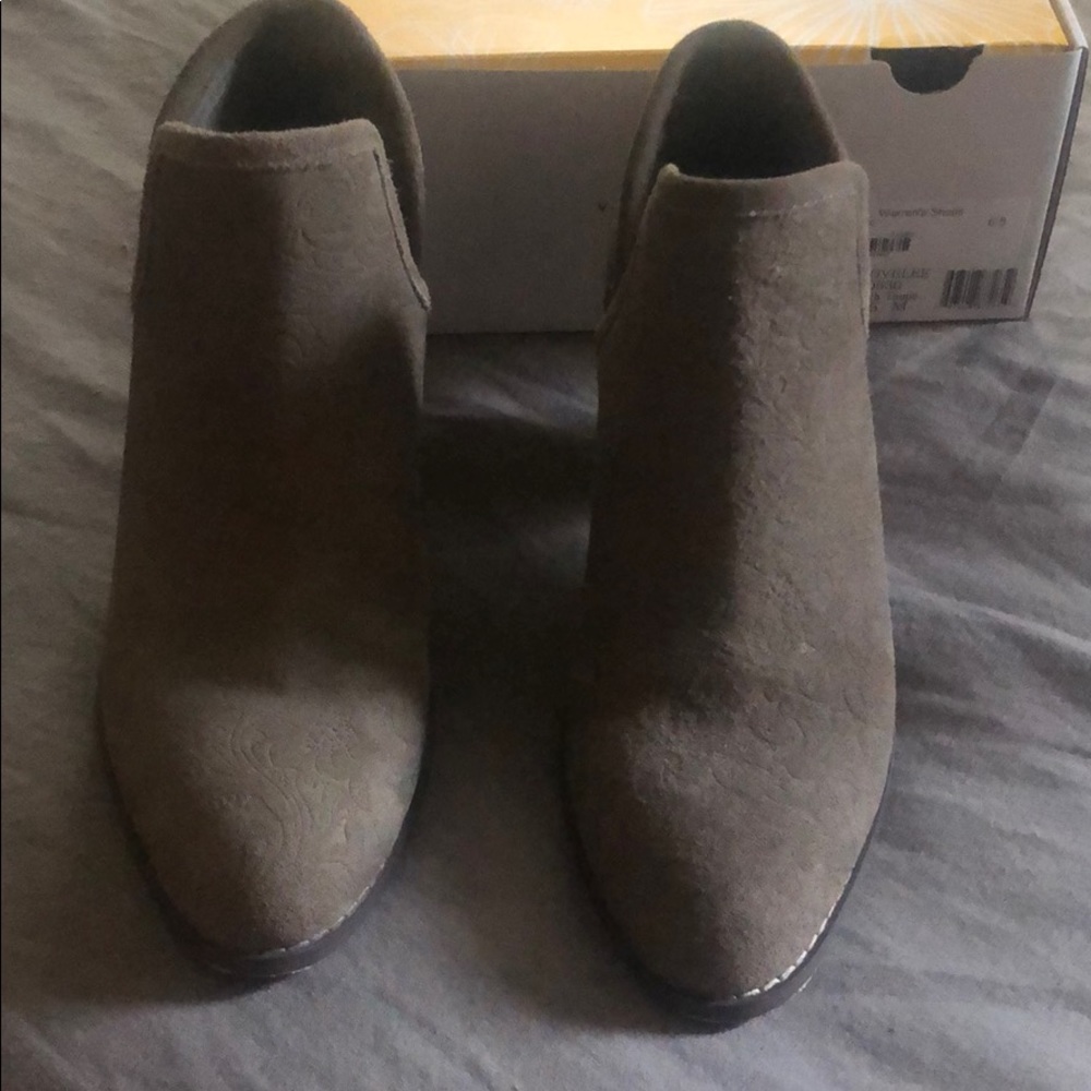 Yellow Box Booties - Picture 4 of 6